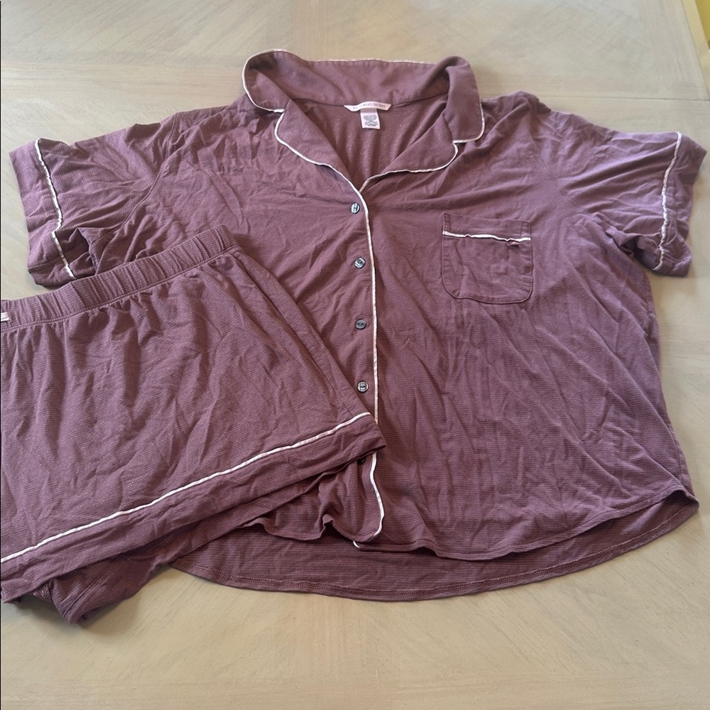 Victoria's Secret Mauve Short Sleeve Pajama Set with White Piping